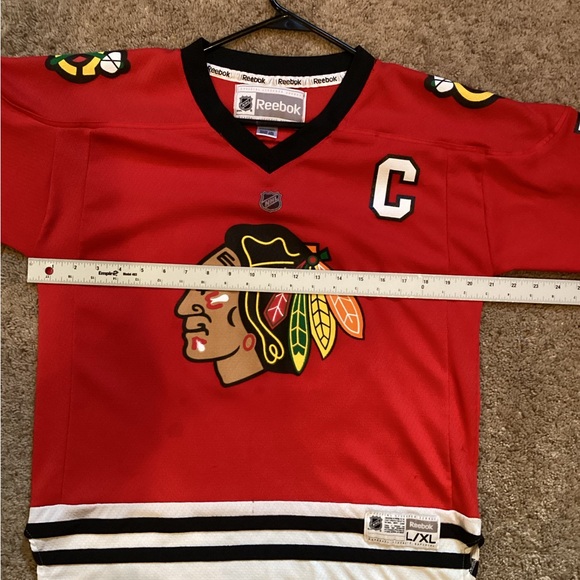 Rebok Chicago Blackhawks Toews Jersey Used - Picture 10 of 14